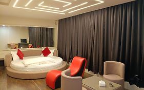 Aundh Elite Stay